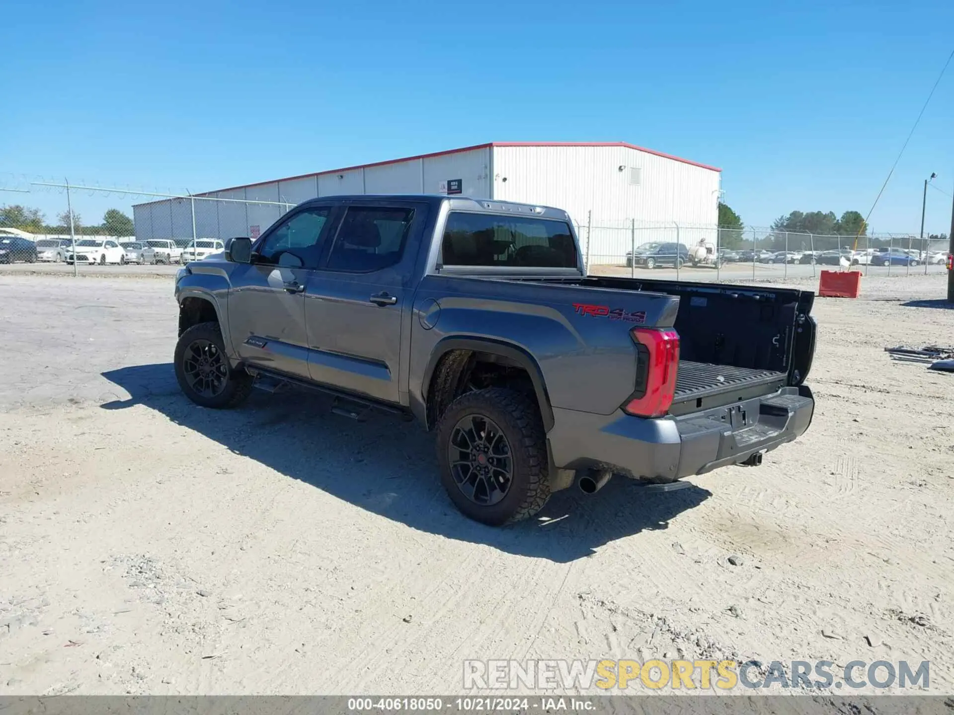 3 fotografías del automóvil dañado 5TFWC5DB2RX080366 TOYOTA TUNDRA HYBRID 2024