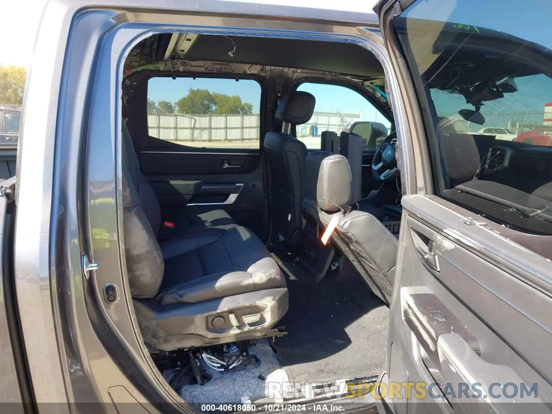 8 fotografías del automóvil dañado 5TFWC5DB2RX080366 TOYOTA TUNDRA HYBRID 2024
