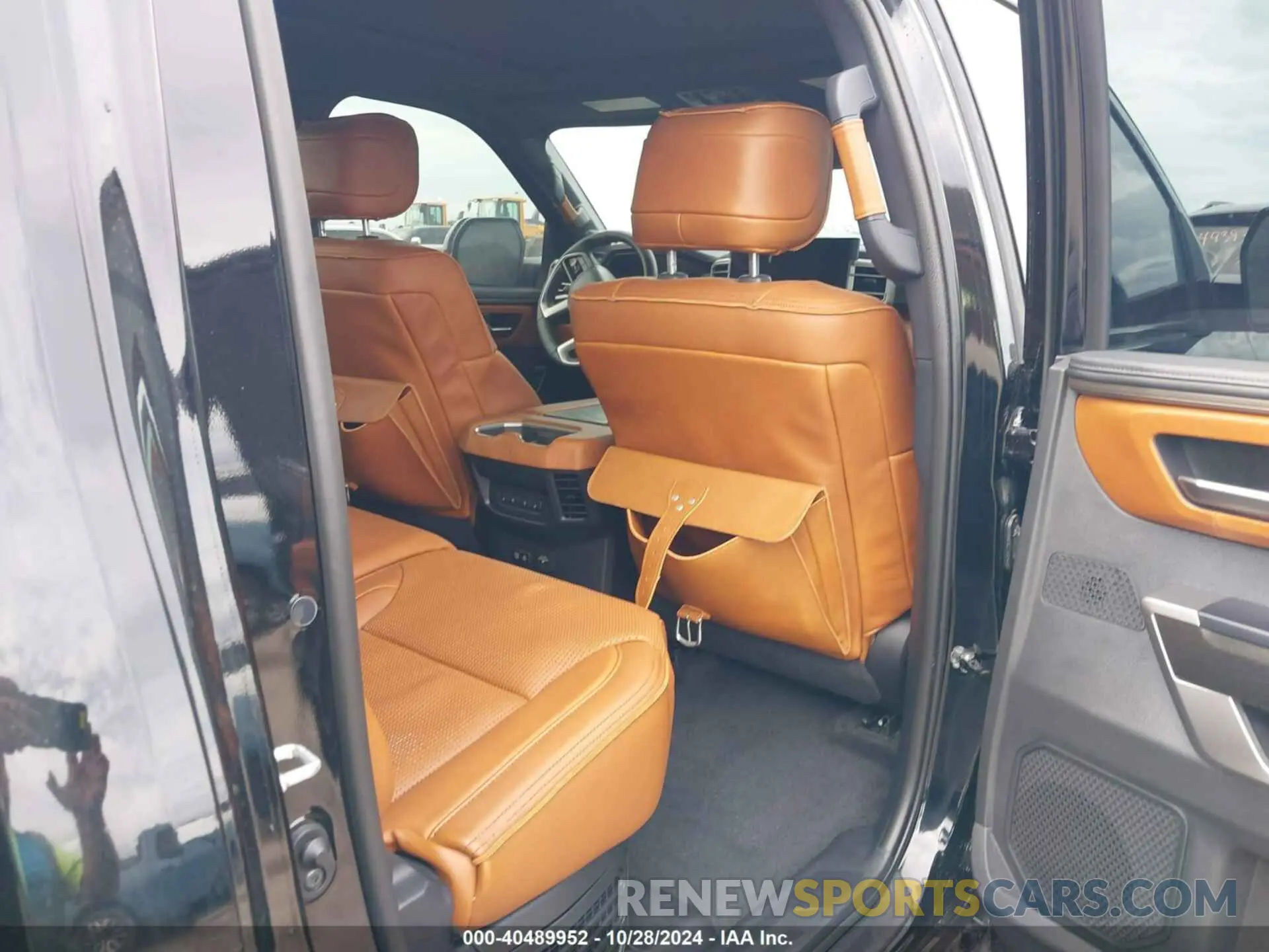 8 fotografías del automóvil dañado 5TFWC5DB4RX076318 TOYOTA TUNDRA HYBRID 2024