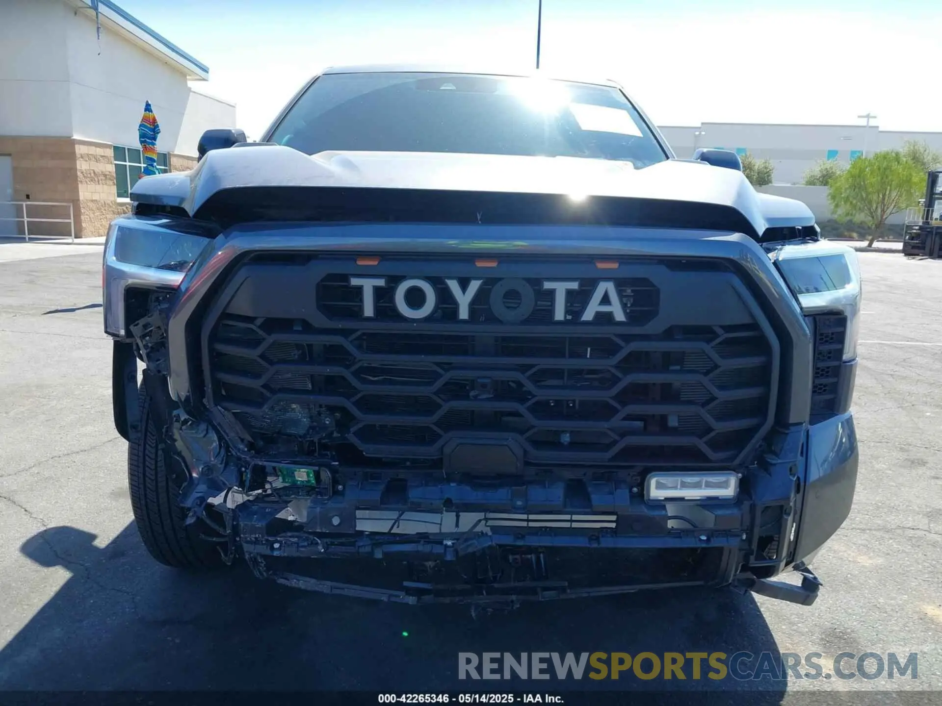 13 fotografías del automóvil dañado 5TFWC5DB5RX059978 TOYOTA TUNDRA HYBRID 2024