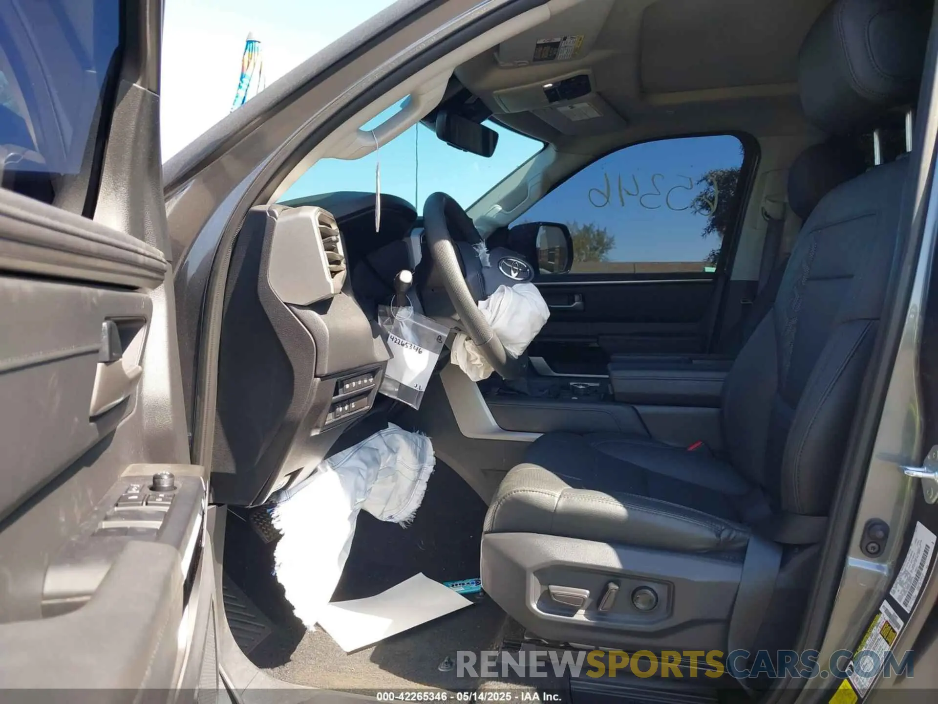 5 fotografías del automóvil dañado 5TFWC5DB5RX059978 TOYOTA TUNDRA HYBRID 2024