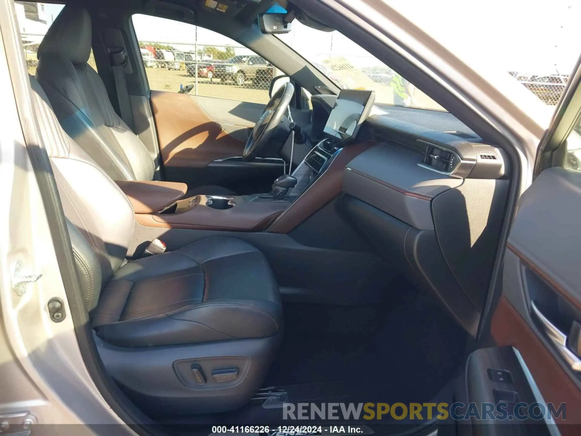 5 fotografías del automóvil dañado JTEAAAAH1MJ016411 TOYOTA VENZA 2021