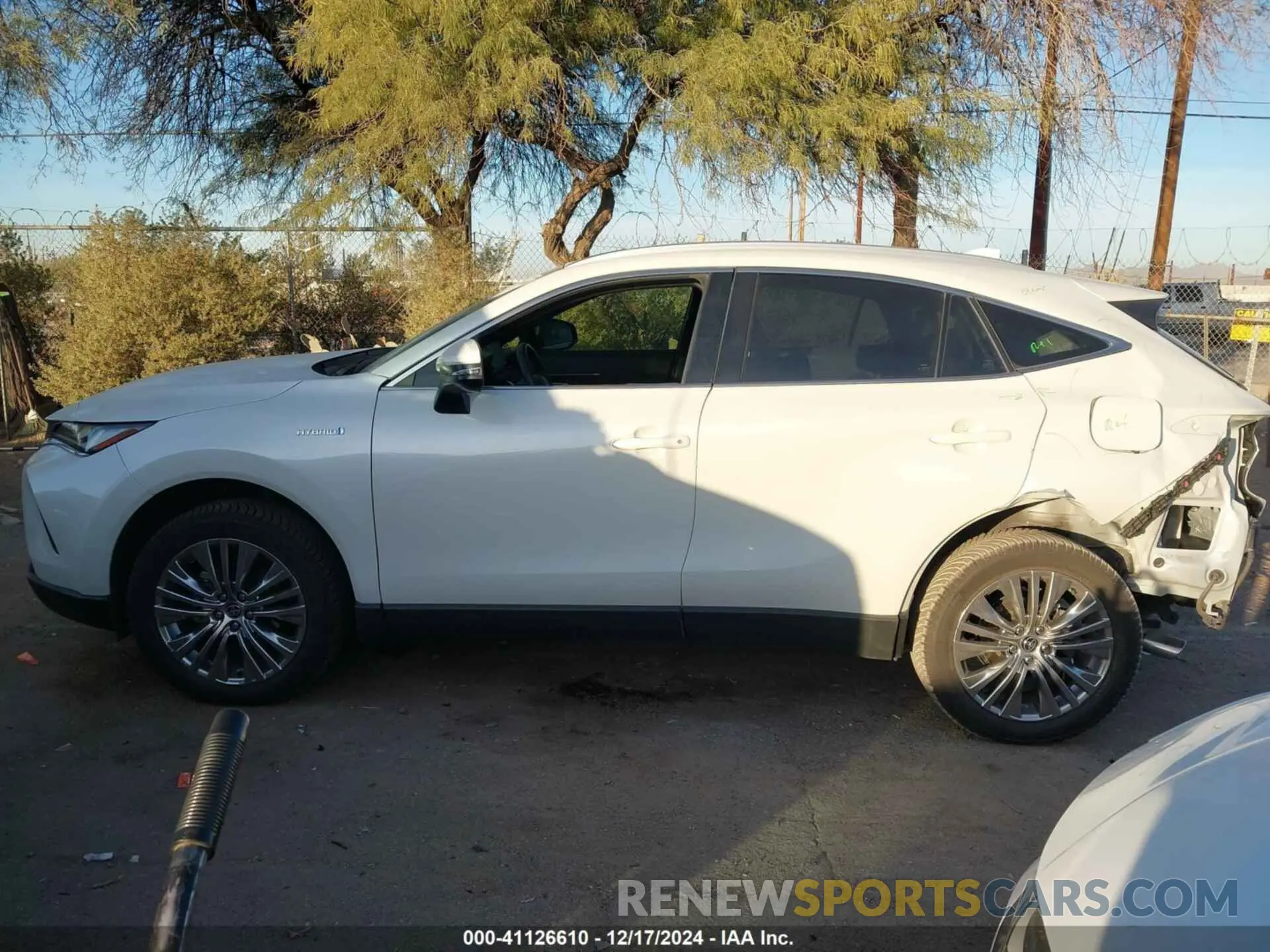 15 fotografías del automóvil dañado JTEAAAAH6MJ073915 TOYOTA VENZA 2021