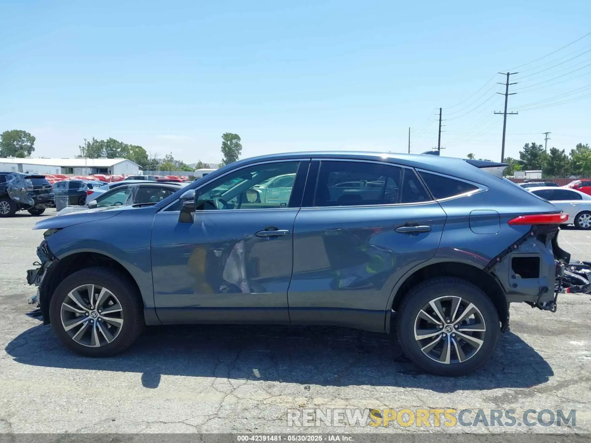15 fotografías del automóvil dañado JTEAAAAH6MJ078452 TOYOTA VENZA 2021