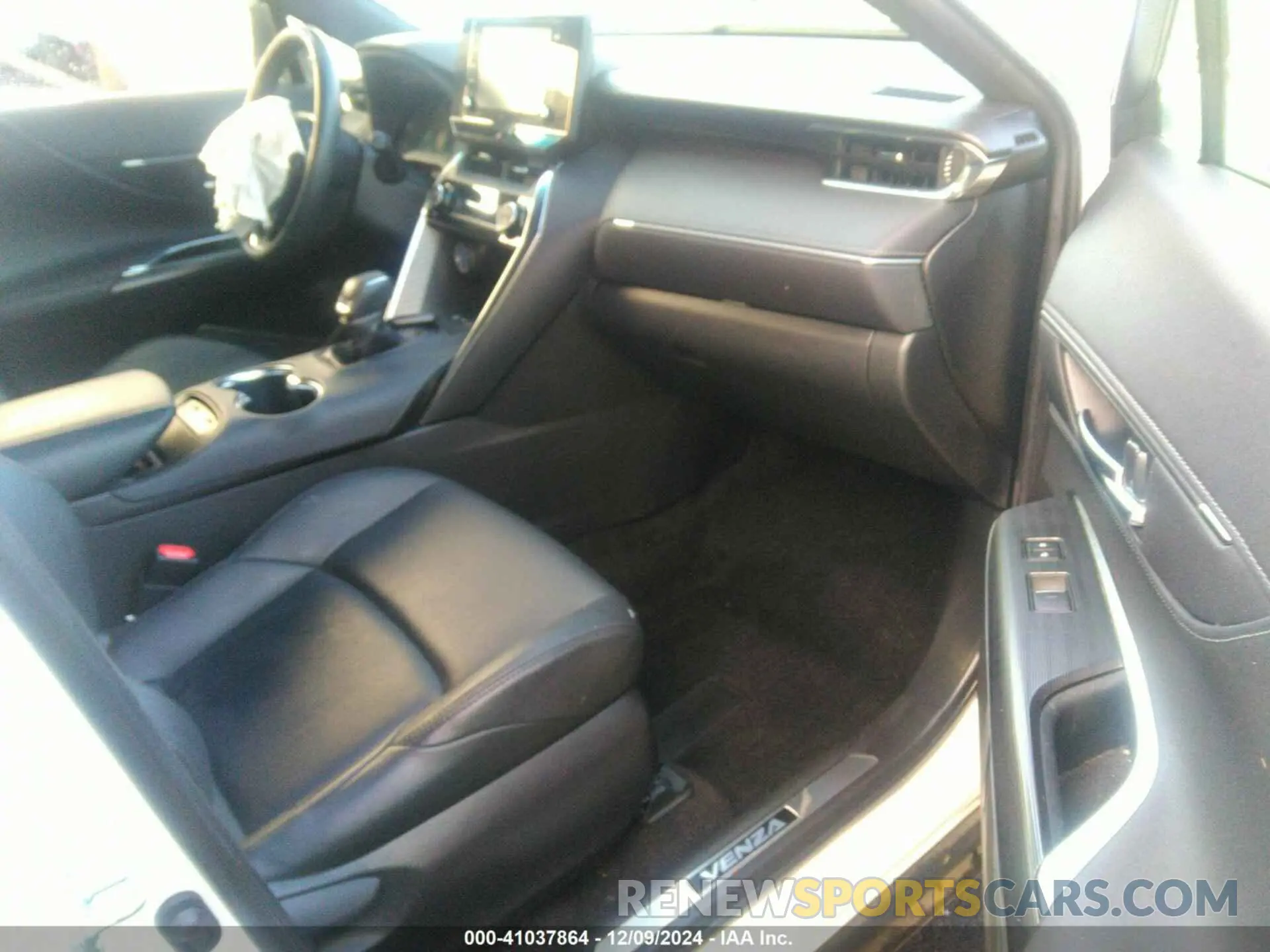 5 fotografías del automóvil dañado JTEAAAAH1NJ105610 TOYOTA VENZA 2022