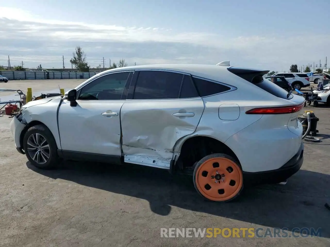 2 fotografías del automóvil dañado JTEAAAAH1NJ114937 TOYOTA VENZA 2022
