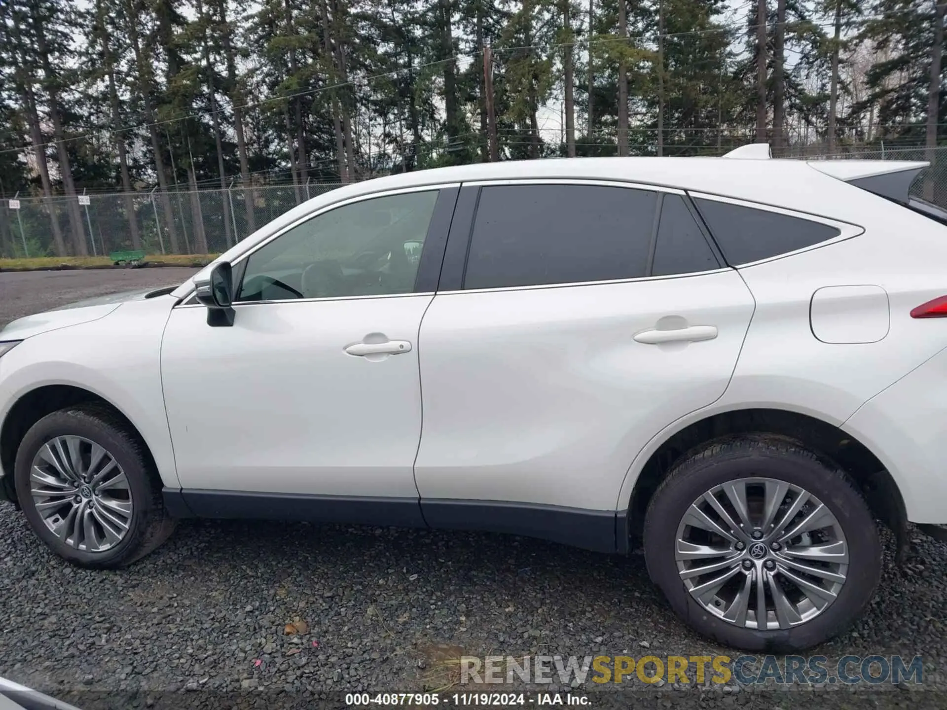 15 fotografías del automóvil dañado JTEAAAAH3NJ090396 TOYOTA VENZA 2022