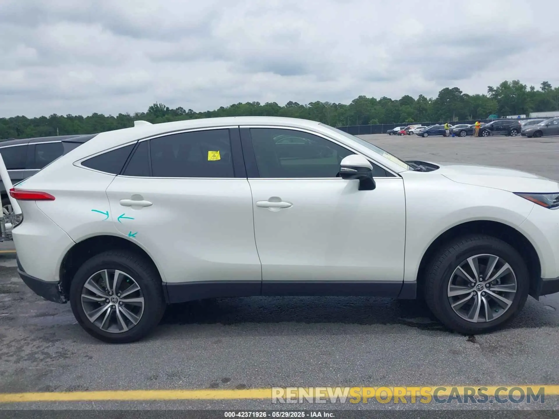 14 fotografías del automóvil dañado JTEAAAAH3NJ094142 TOYOTA VENZA 2022