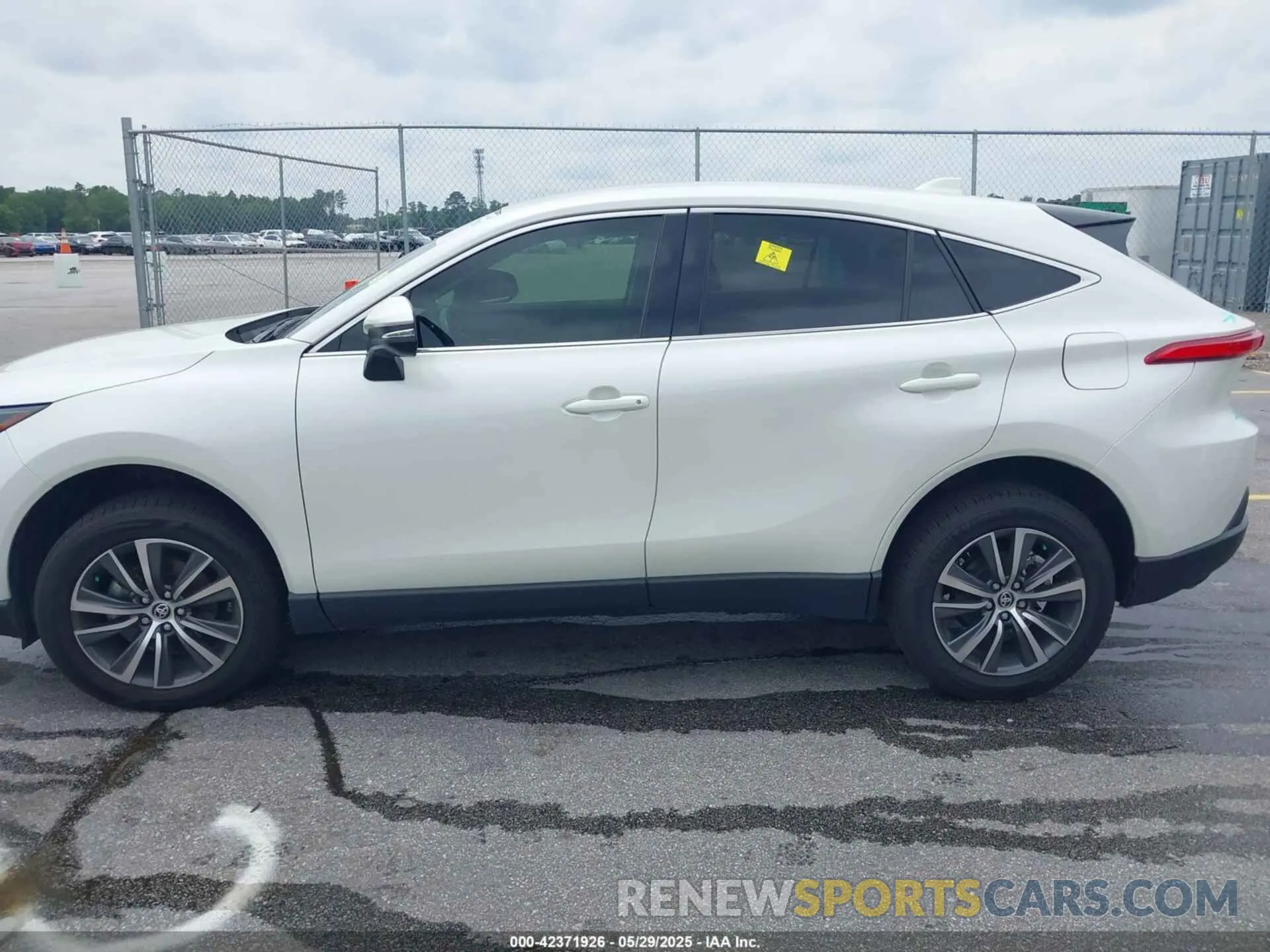 15 fotografías del automóvil dañado JTEAAAAH3NJ094142 TOYOTA VENZA 2022