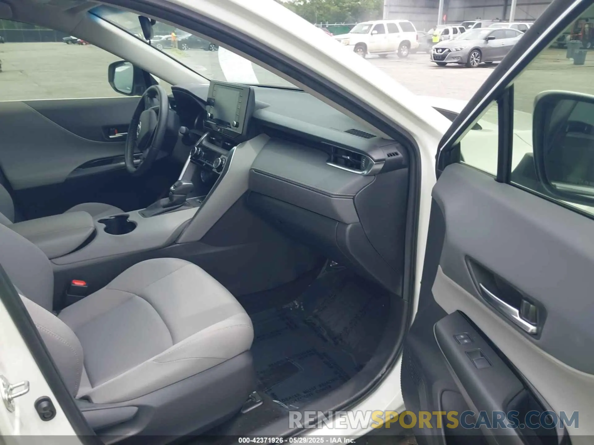 5 fotografías del automóvil dañado JTEAAAAH3NJ094142 TOYOTA VENZA 2022