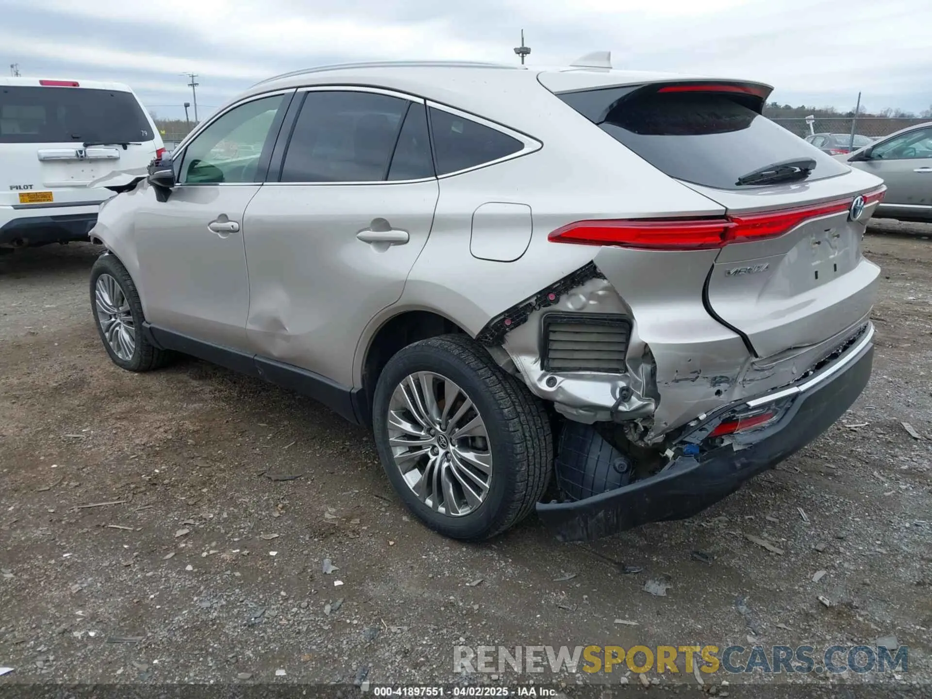 3 fotografías del automóvil dañado JTEAAAAH3NJ114681 TOYOTA VENZA 2022