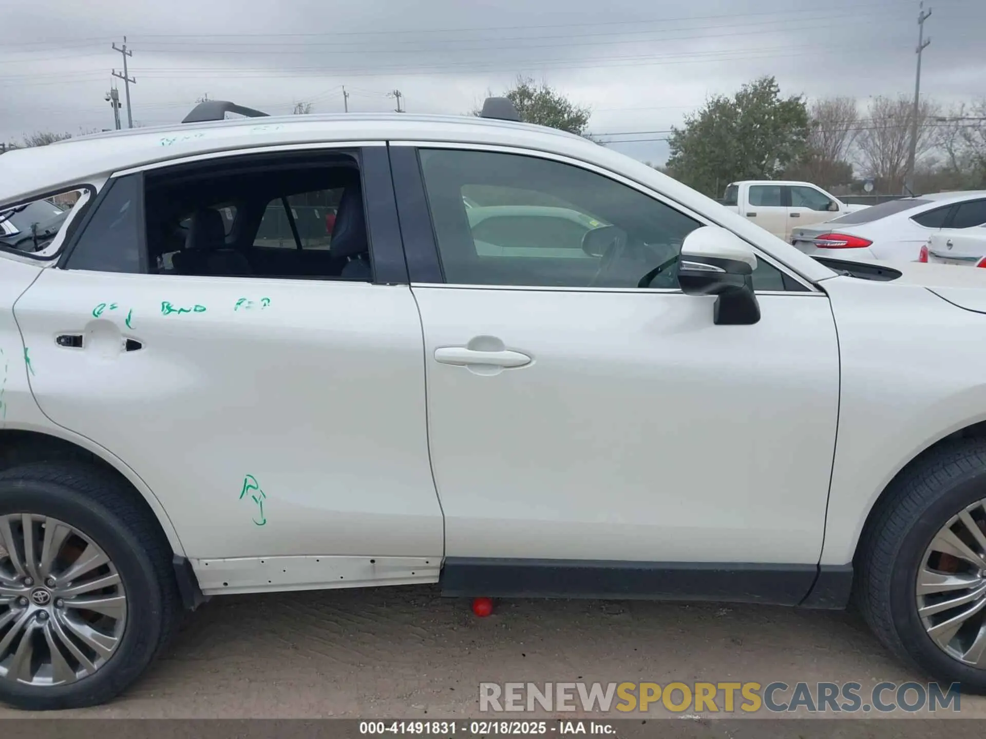 14 fotografías del automóvil dañado JTEAAAAH7NJ091115 TOYOTA VENZA 2022
