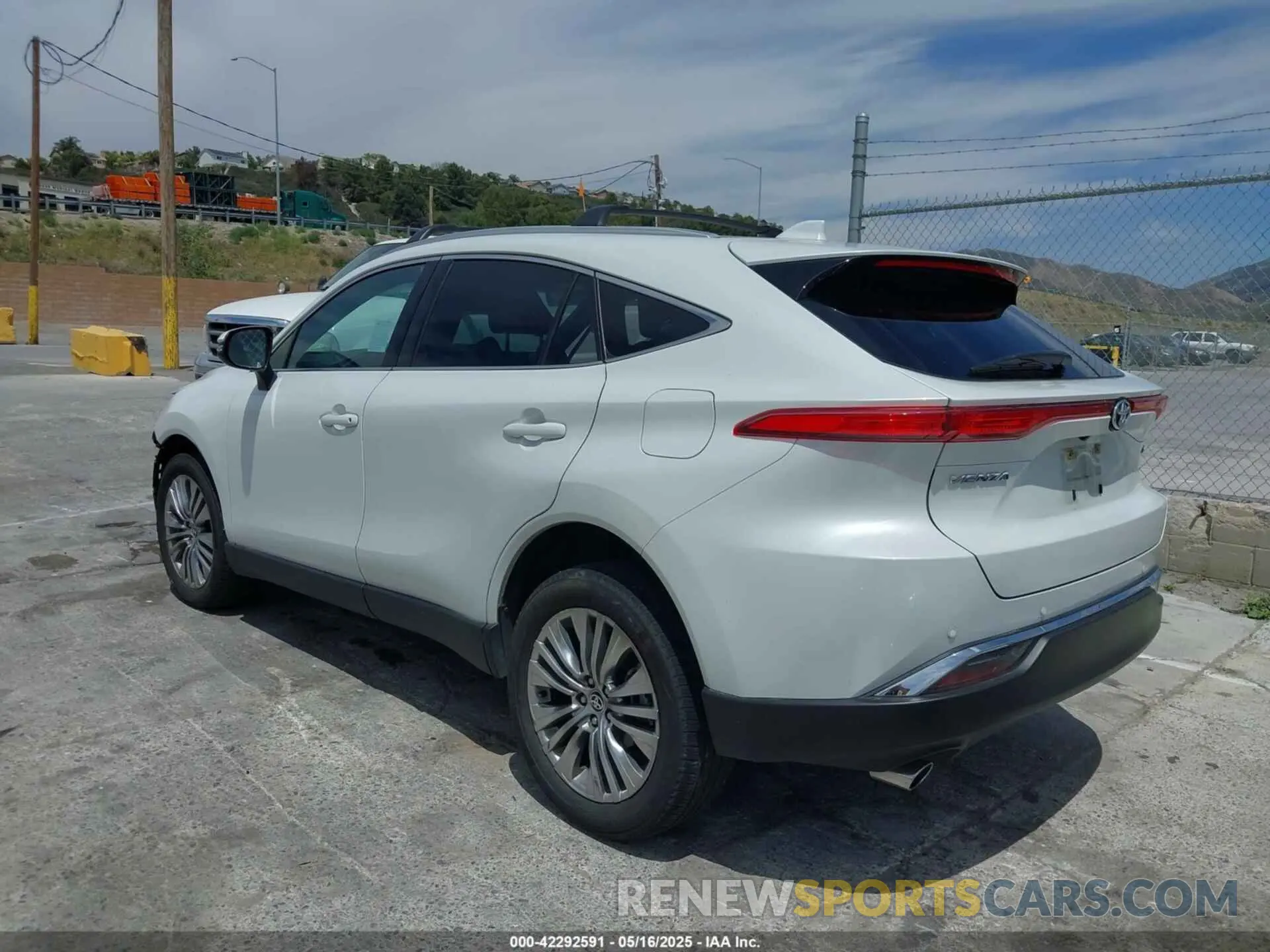 3 fotografías del automóvil dañado JTEAAAAH1PJ135399 TOYOTA VENZA 2023