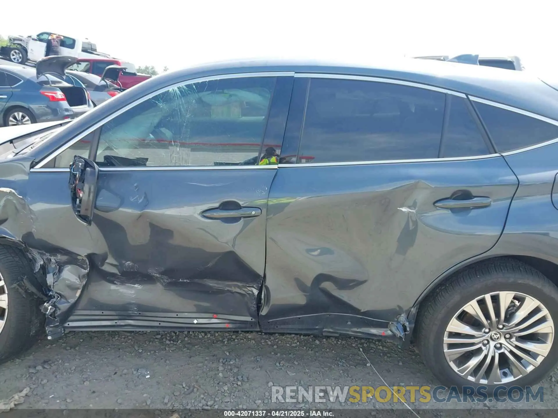 14 fotografías del automóvil dañado JTEAAAAH0RJ182376 TOYOTA VENZA 2024