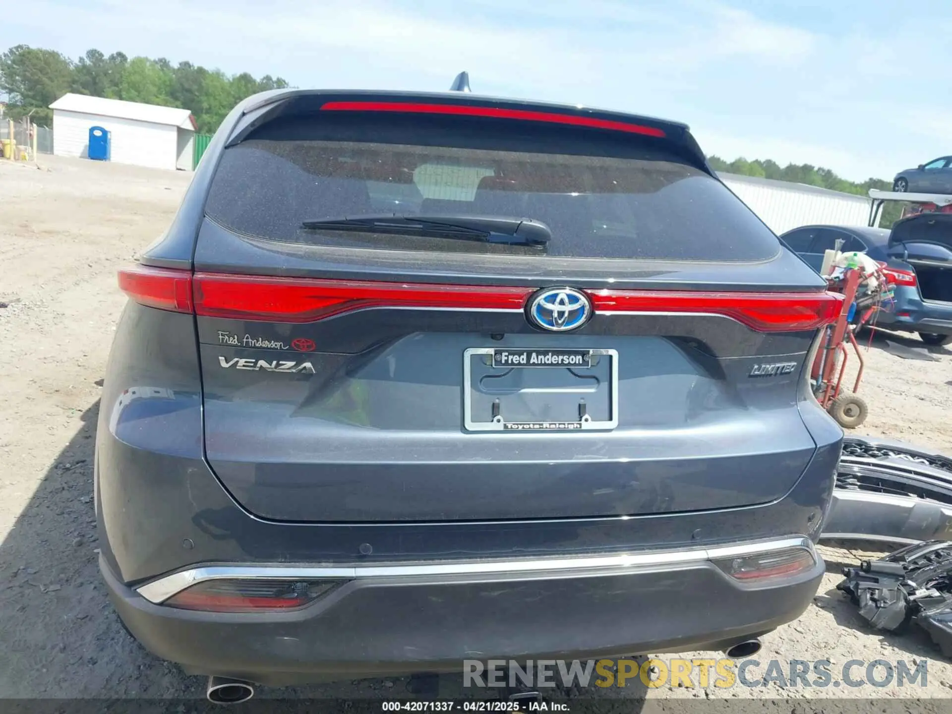 16 fotografías del automóvil dañado JTEAAAAH0RJ182376 TOYOTA VENZA 2024