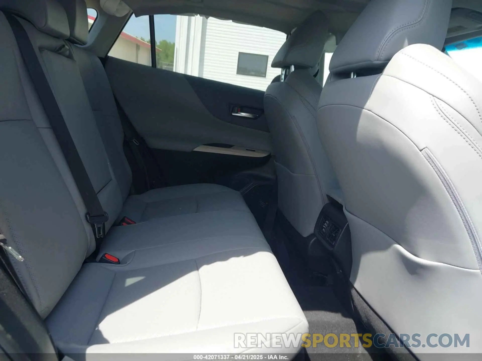8 fotografías del automóvil dañado JTEAAAAH0RJ182376 TOYOTA VENZA 2024