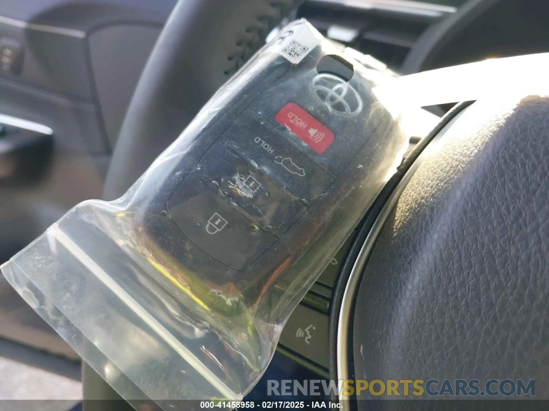 11 fotografías del automóvil dañado JTEAAAAH4RJ191582 TOYOTA VENZA 2024