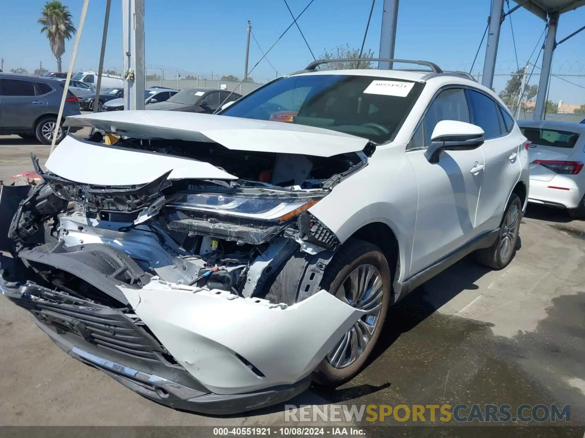 2 fotografías del automóvil dañado JTEAAAAH5RJ186505 TOYOTA VENZA 2024