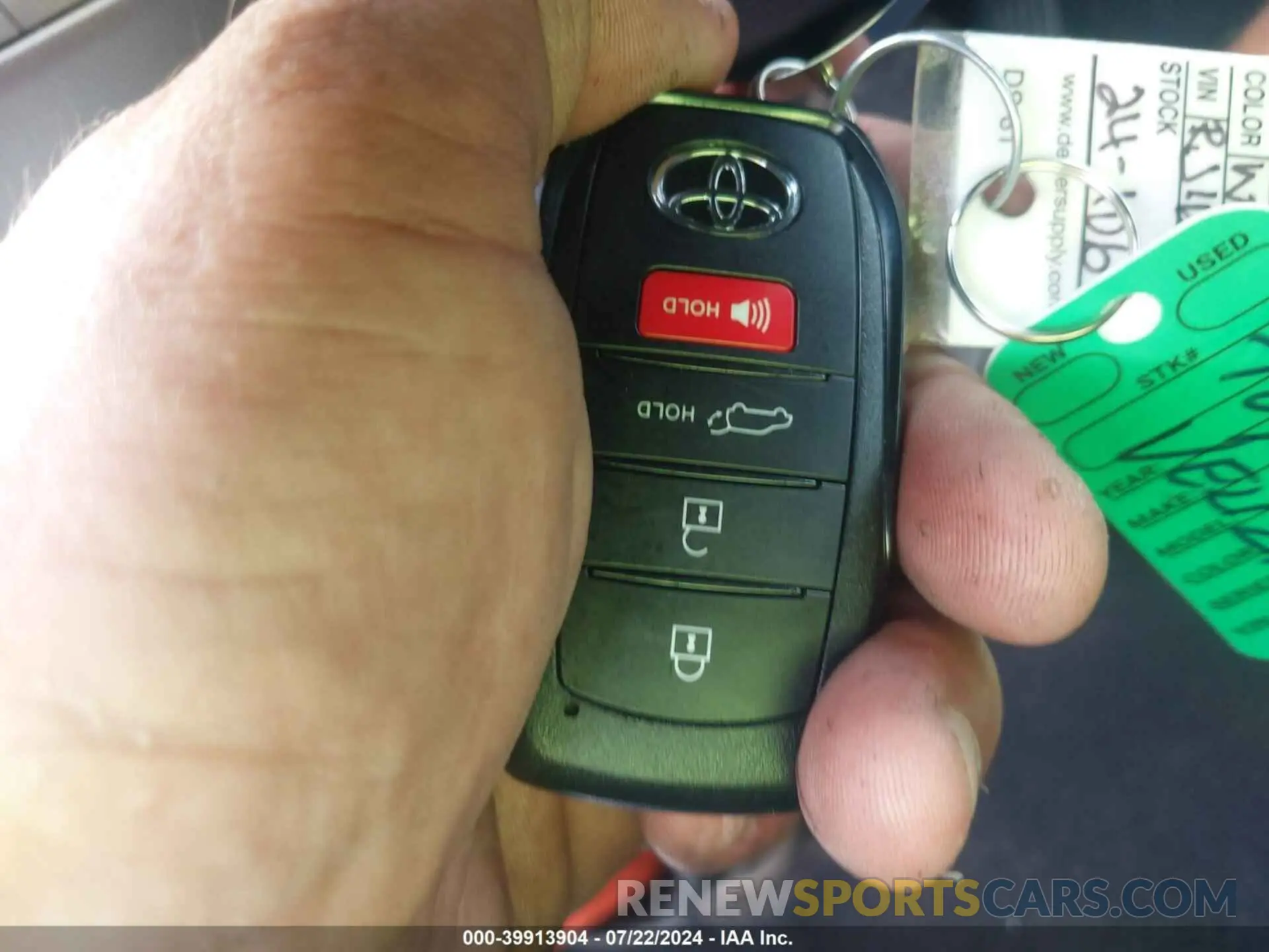 11 fotografías del automóvil dañado JTEAAAAH6RJ165517 TOYOTA VENZA 2024