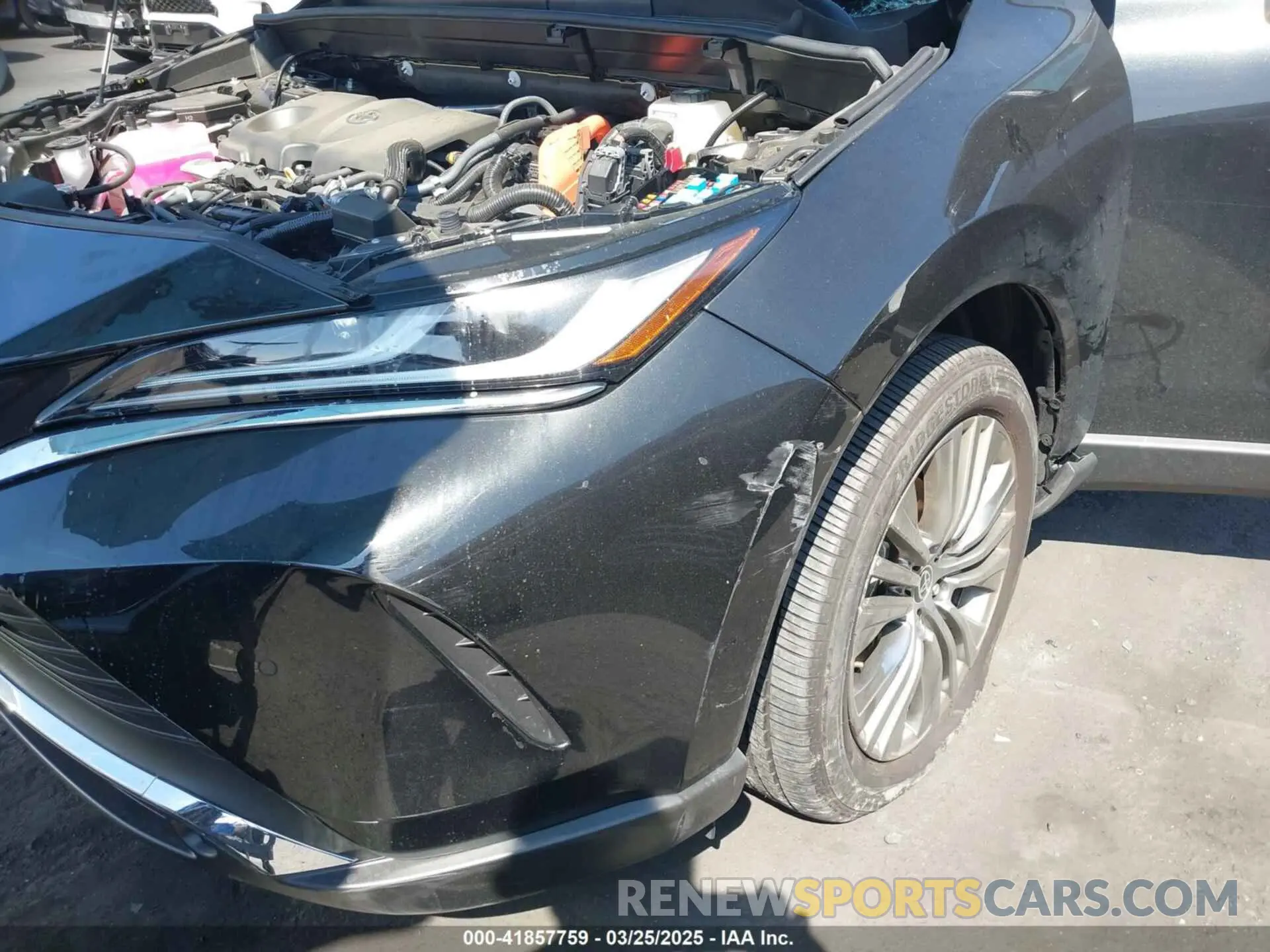 12 fotografías del automóvil dañado JTEAAAAH7RJ175408 TOYOTA VENZA 2024