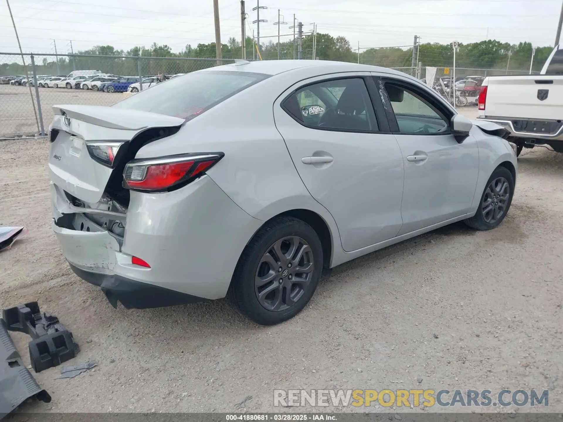 4 fotografías del automóvil dañado 3MYDLBYV0KY507141 TOYOTA YARIS 2019