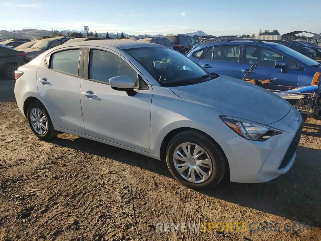 4 fotografías del automóvil dañado 3MYDLBYV0KY508077 TOYOTA YARIS 2019