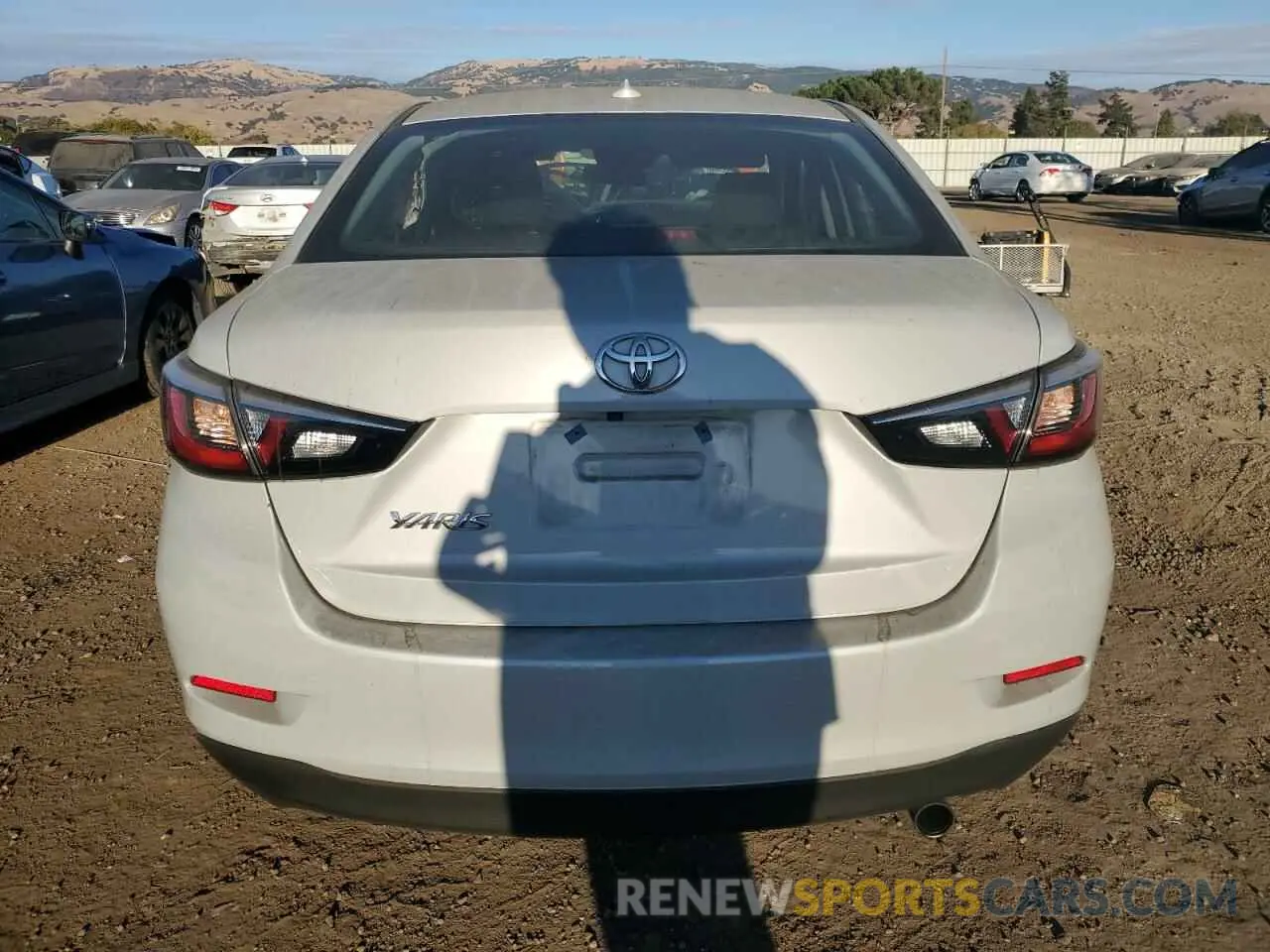 6 fotografías del automóvil dañado 3MYDLBYV0KY508077 TOYOTA YARIS 2019