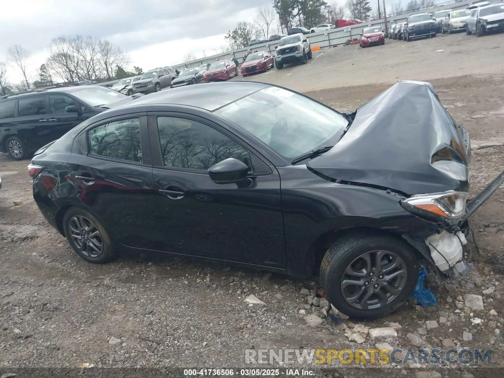 12 fotografías del automóvil dañado 3MYDLBYV0KY510167 TOYOTA YARIS 2019