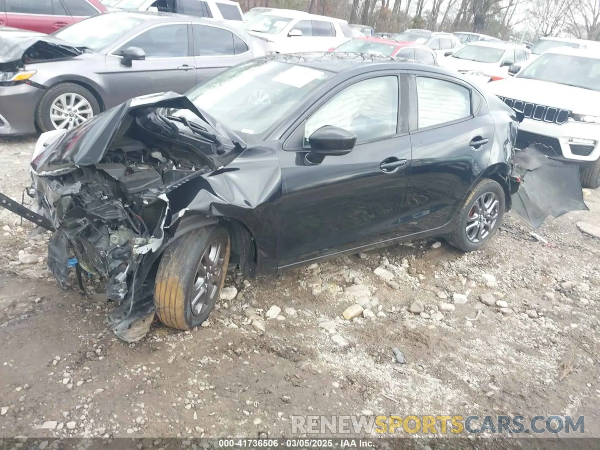 2 fotografías del automóvil dañado 3MYDLBYV0KY510167 TOYOTA YARIS 2019