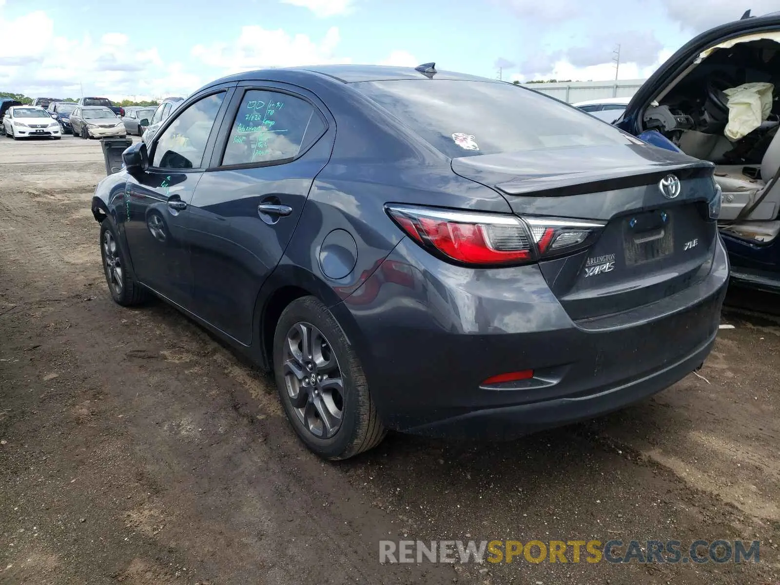 3 fotografías del automóvil dañado 3MYDLBYV0KY511481 TOYOTA YARIS 2019