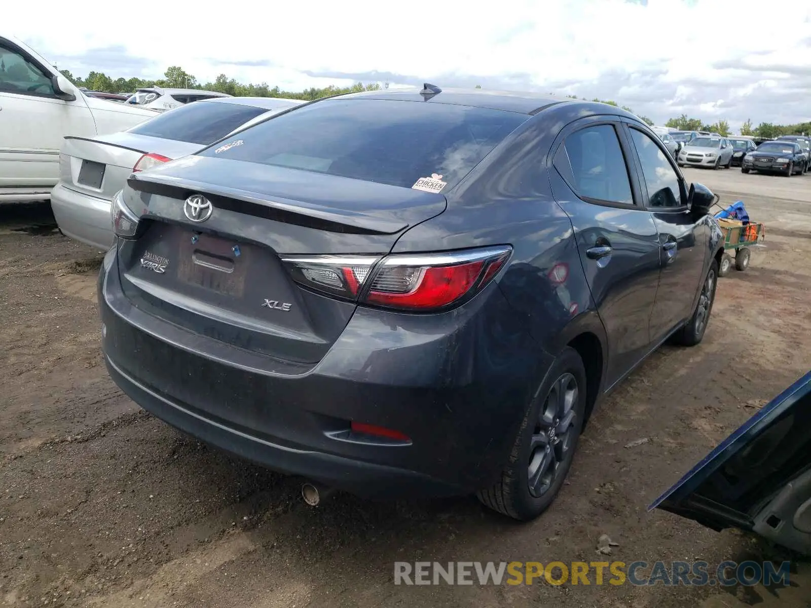 4 fotografías del automóvil dañado 3MYDLBYV0KY511481 TOYOTA YARIS 2019