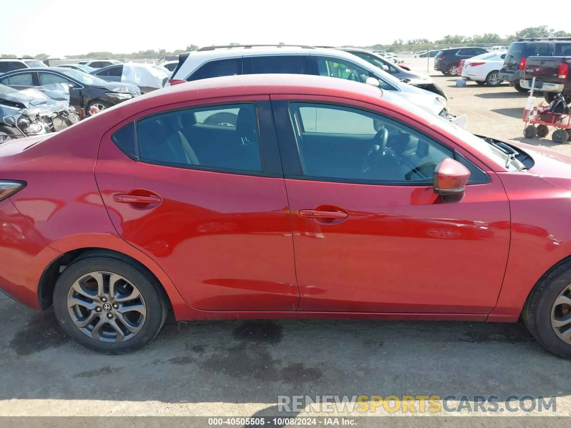 14 fotografías del automóvil dañado 3MYDLBYV0KY525073 TOYOTA YARIS 2019