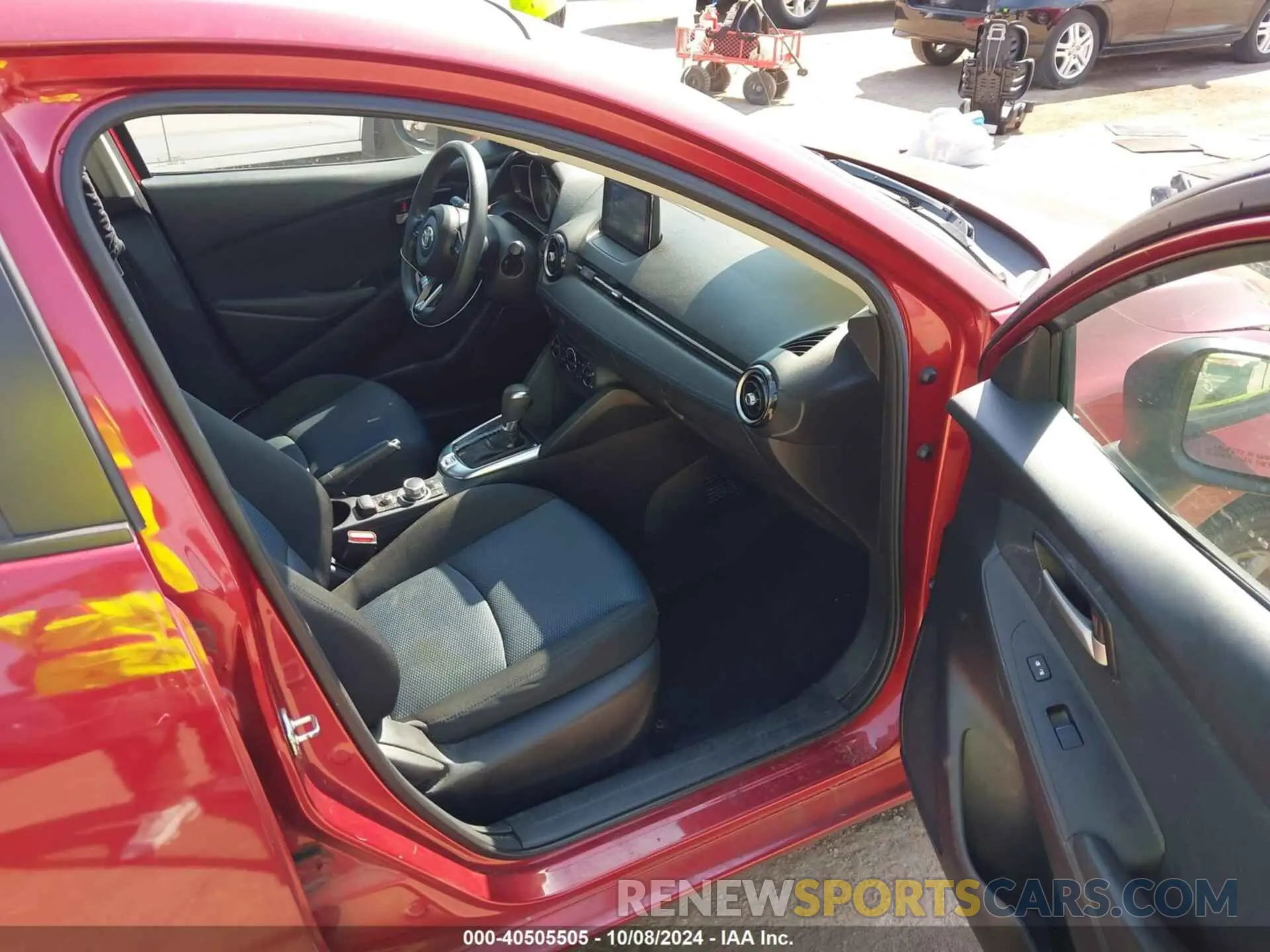 5 fotografías del automóvil dañado 3MYDLBYV0KY525073 TOYOTA YARIS 2019