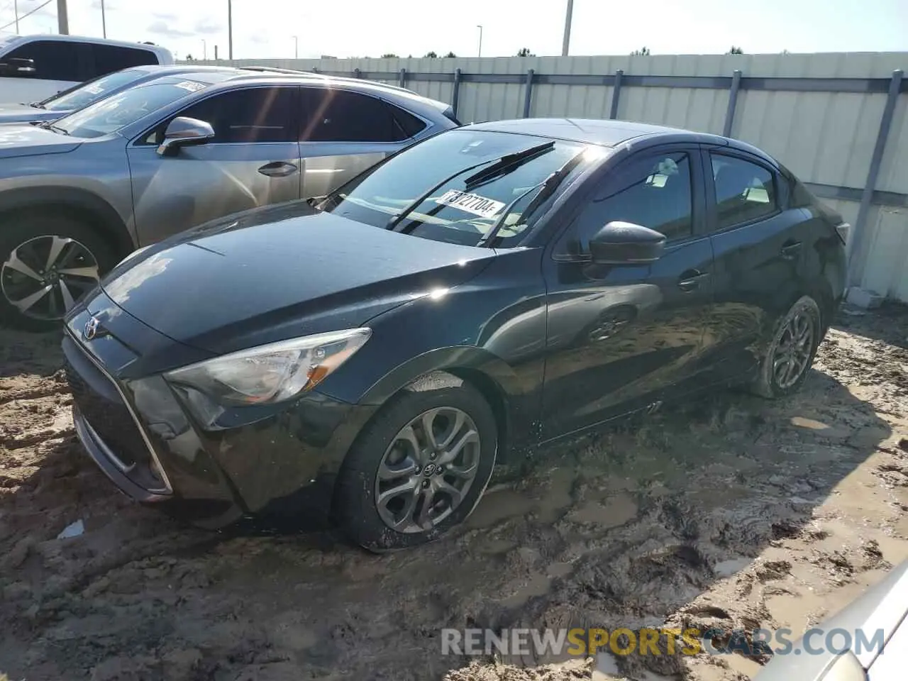 1 fotografías del automóvil dañado 3MYDLBYV1KY500635 TOYOTA YARIS 2019