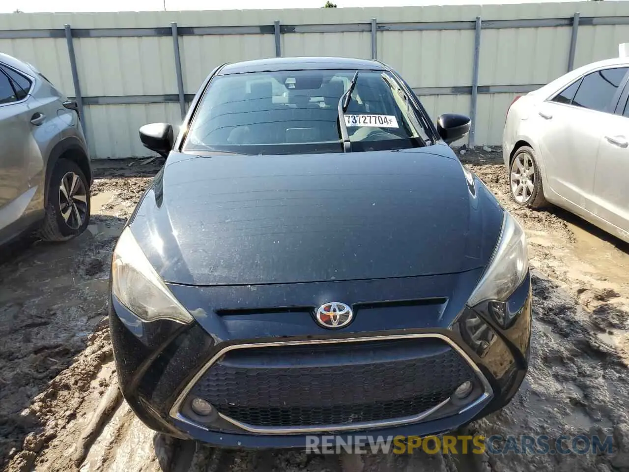 5 fotografías del automóvil dañado 3MYDLBYV1KY500635 TOYOTA YARIS 2019