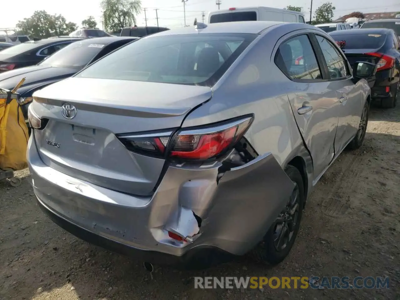 4 fotografías del automóvil dañado 3MYDLBYV1KY503356 TOYOTA YARIS 2019