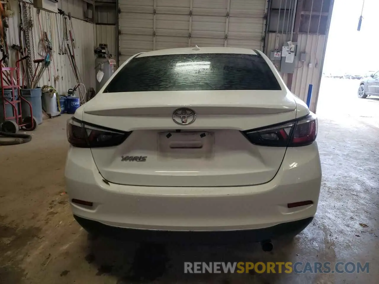 6 fotografías del automóvil dañado 3MYDLBYV1KY503647 TOYOTA YARIS 2019
