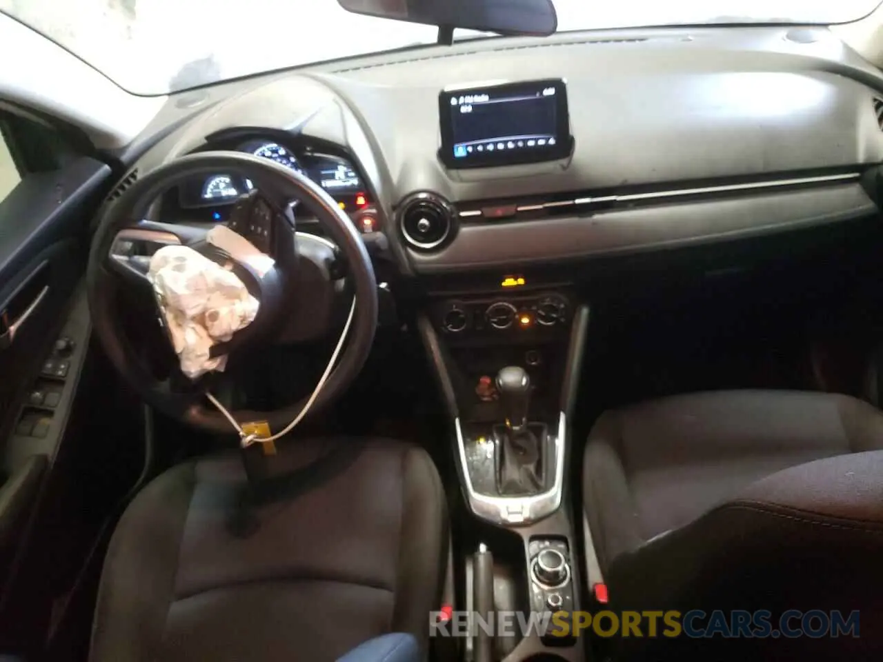 8 fotografías del automóvil dañado 3MYDLBYV1KY503647 TOYOTA YARIS 2019