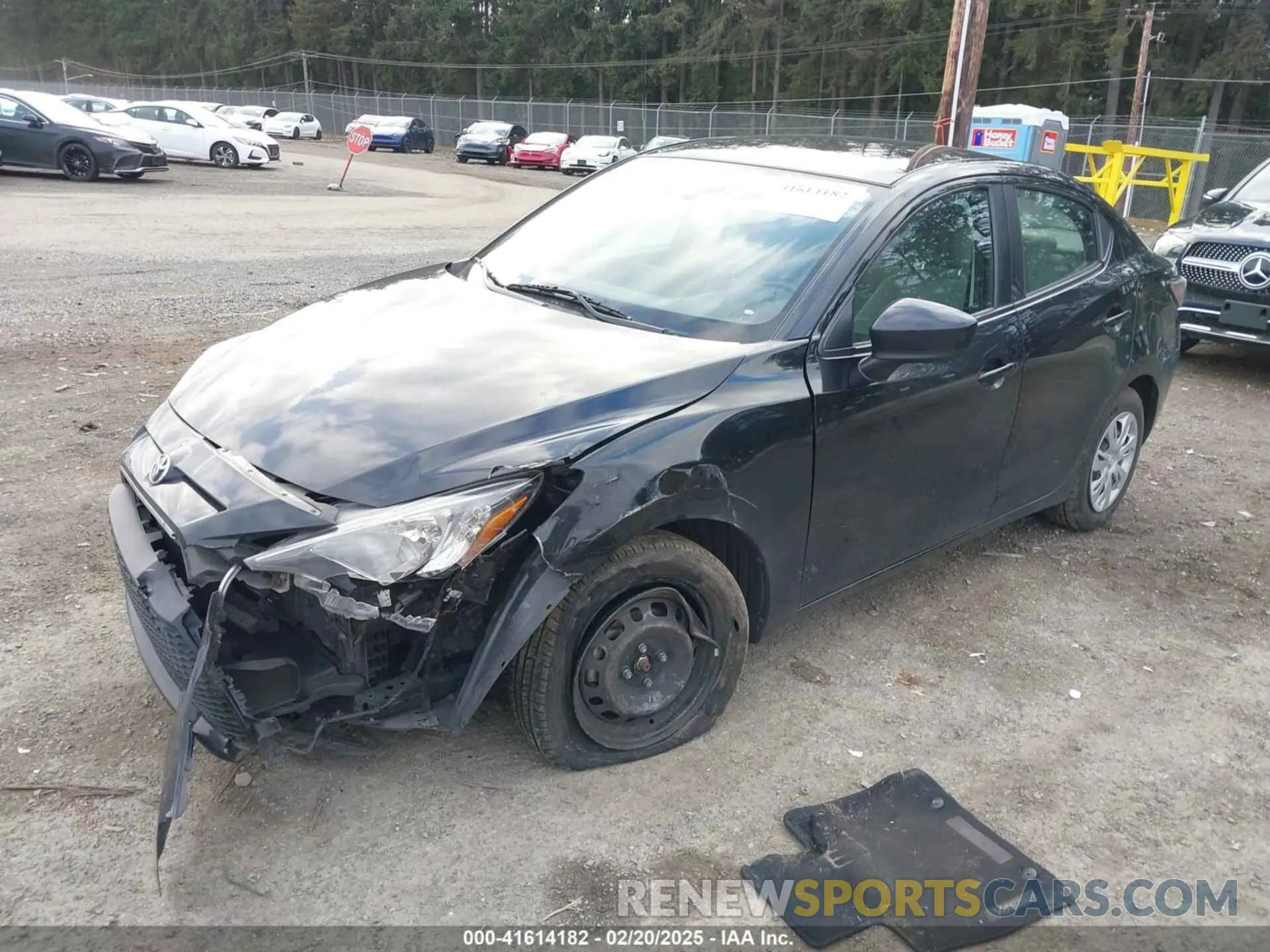 2 fotografías del automóvil dañado 3MYDLBYV1KY507813 TOYOTA YARIS 2019