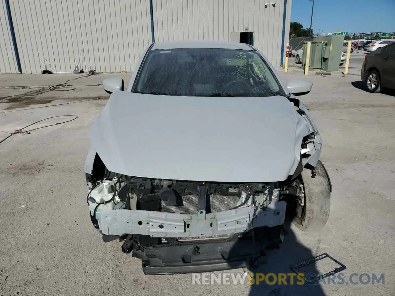 5 fotografías del automóvil dañado 3MYDLBYV1KY518682 TOYOTA YARIS 2019