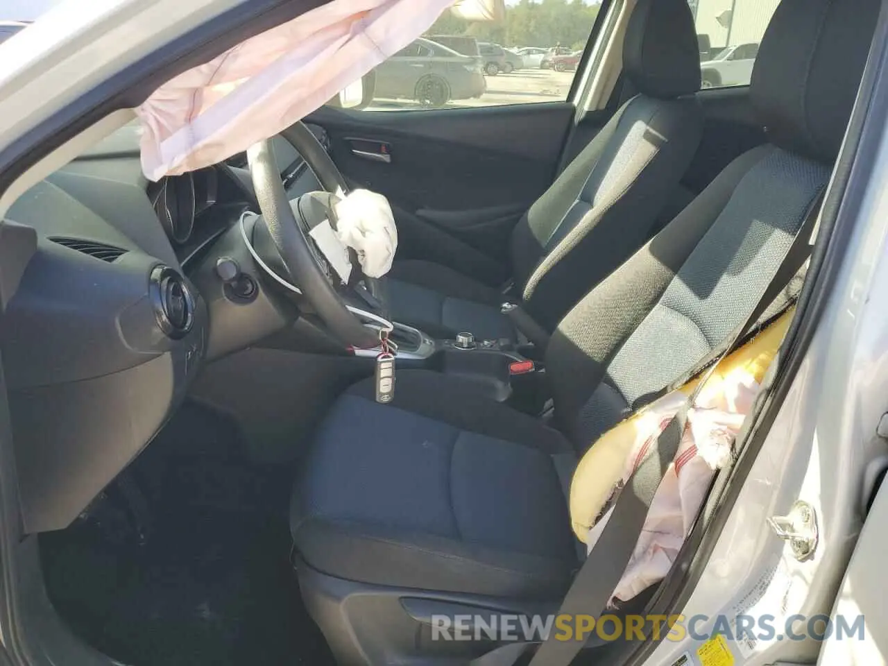 7 fotografías del automóvil dañado 3MYDLBYV1KY518682 TOYOTA YARIS 2019