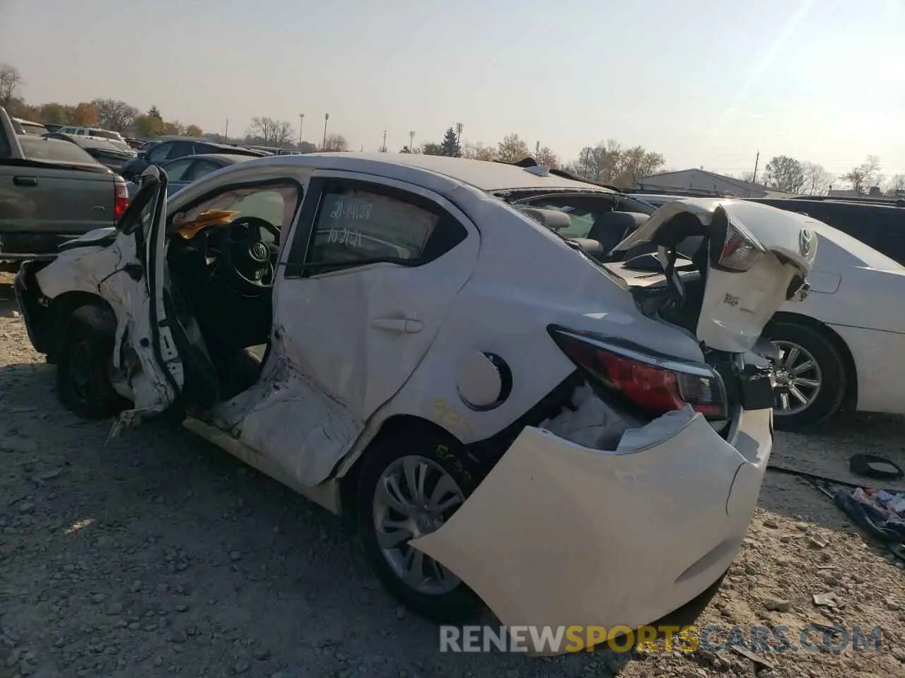 9 fotografías del automóvil dañado 3MYDLBYV1KY526443 TOYOTA YARIS 2019