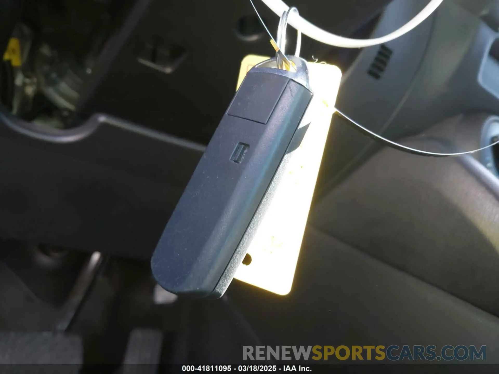 11 fotografías del automóvil dañado 3MYDLBYV1KY526975 TOYOTA YARIS 2019