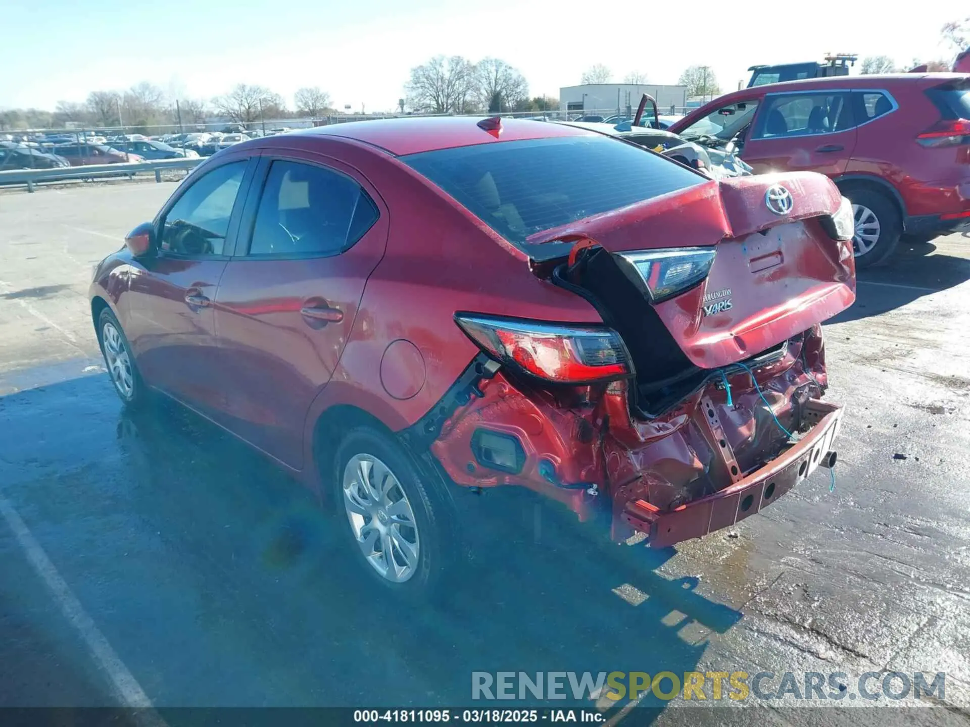 3 fotografías del automóvil dañado 3MYDLBYV1KY526975 TOYOTA YARIS 2019
