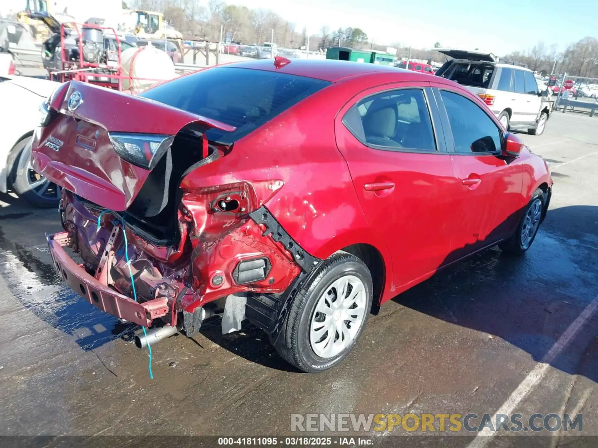 4 fotografías del automóvil dañado 3MYDLBYV1KY526975 TOYOTA YARIS 2019