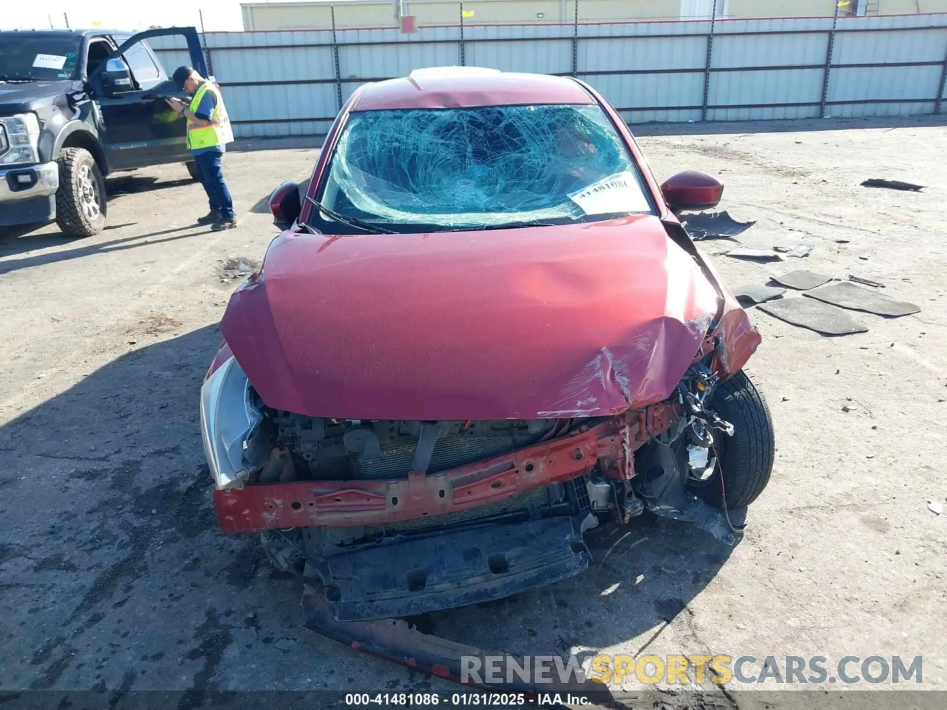12 fotografías del automóvil dañado 3MYDLBYV2KY504483 TOYOTA YARIS 2019