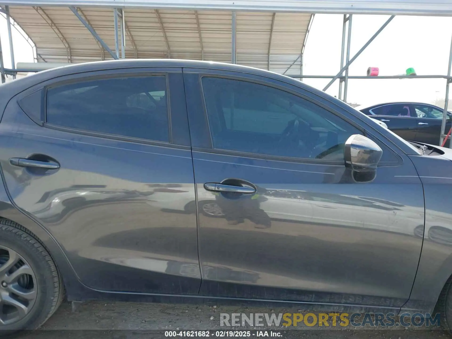 12 fotografías del automóvil dañado 3MYDLBYV2KY507304 TOYOTA YARIS 2019