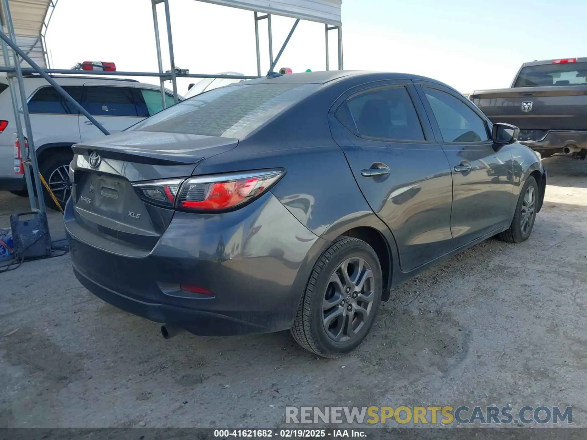 4 fotografías del automóvil dañado 3MYDLBYV2KY507304 TOYOTA YARIS 2019