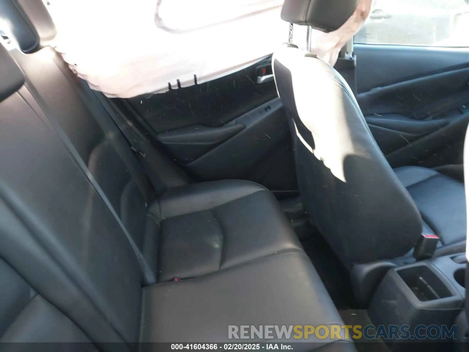 8 fotografías del automóvil dañado 3MYDLBYV2KY509439 TOYOTA YARIS 2019