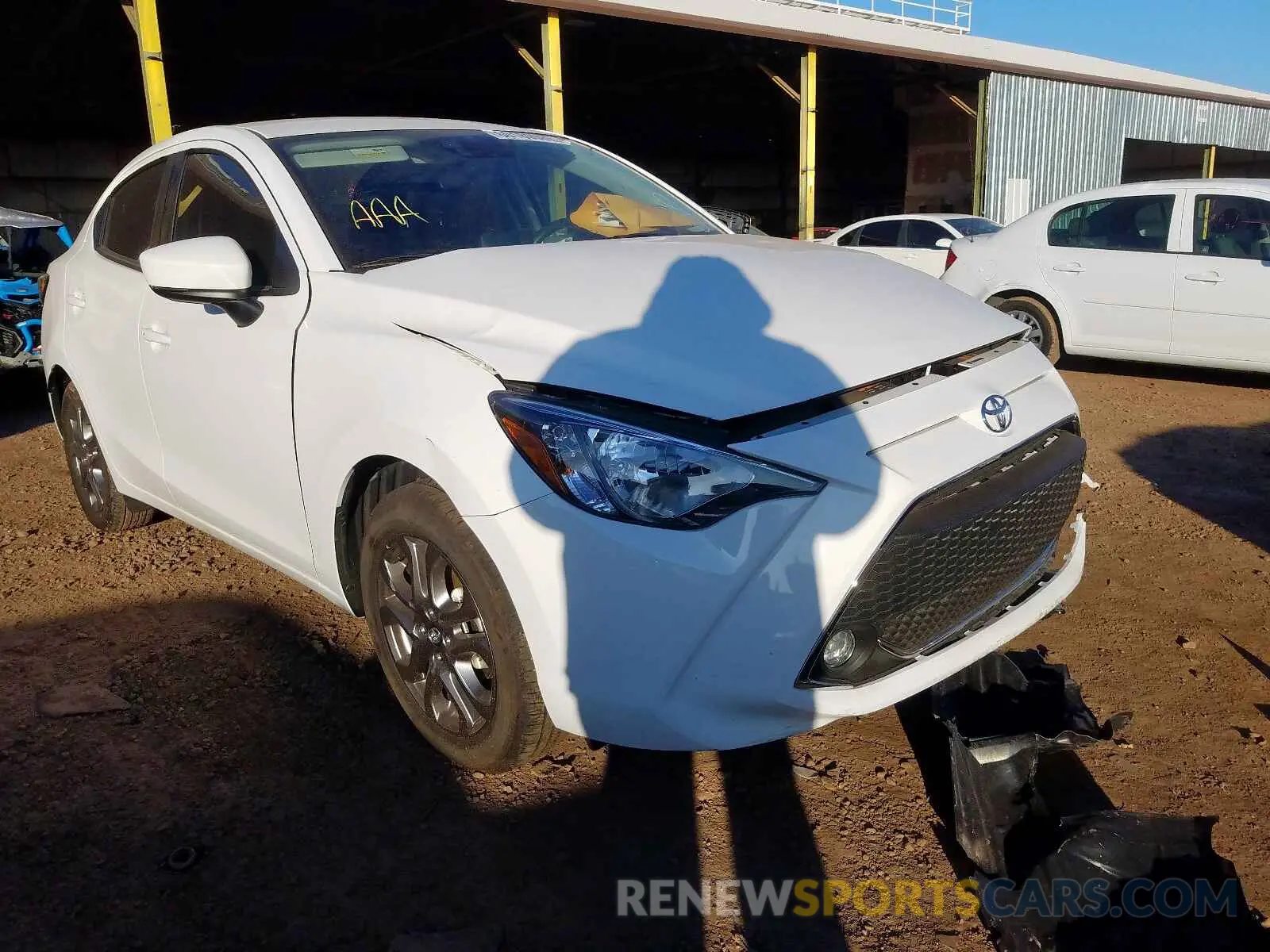 1 fotografías del automóvil dañado 3MYDLBYV2KY511661 TOYOTA YARIS 2019